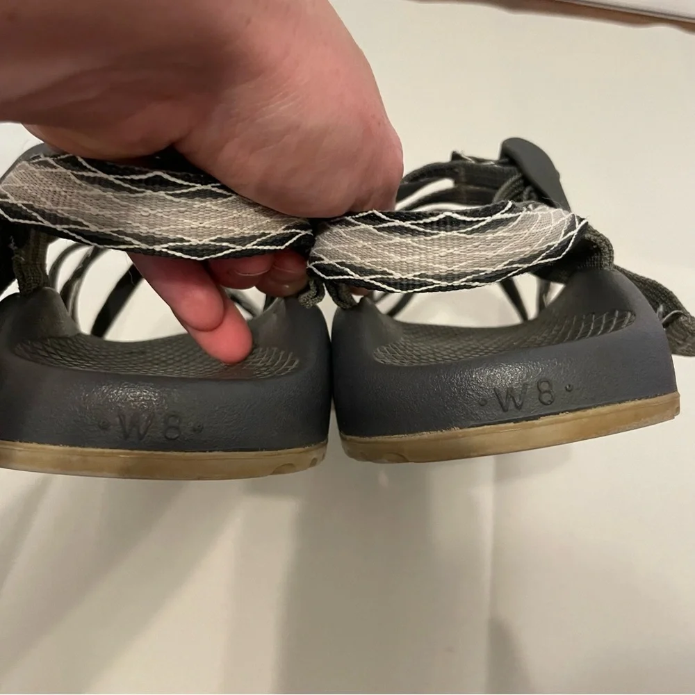 Chaco Women's Apex Gray Strappy Sandals US 8 Toe Loop Flats Outdoor Hiking - Picture 6 of 8